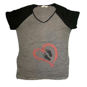 Mama Maternity Baby Feet Heart Graphic Tee Tshirt